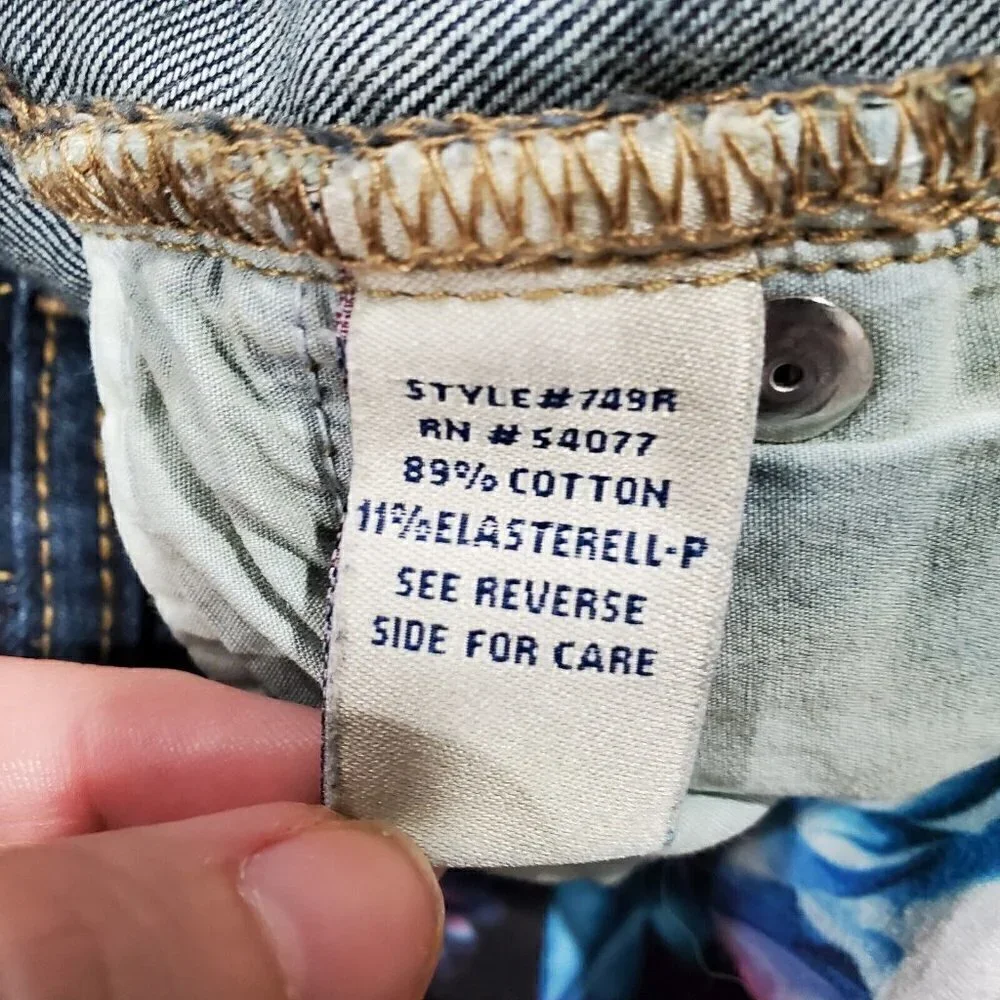 Cabi Womens Zoe Deep Indigo Flare Low- Rise Jeans Stretch Soft Lightweight Sz 4